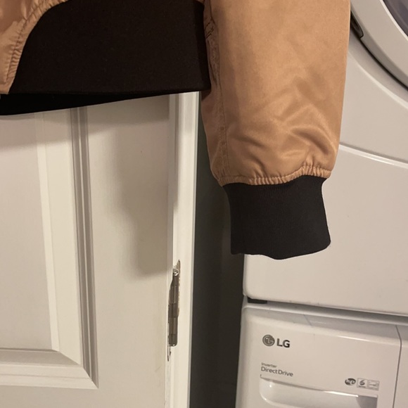 Forever 21 beige with black trim nylon bomber jacket 1x - Picture 3 of 5